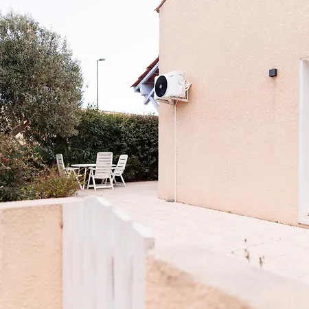 Сasa de vacaciones Maison Pavillon St Pierre Avec Terrasse De 80m²